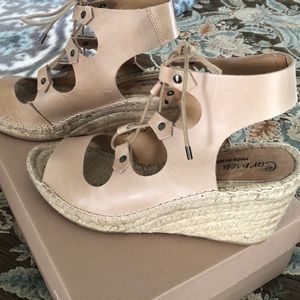 EUC Carmen Saiz Wedges